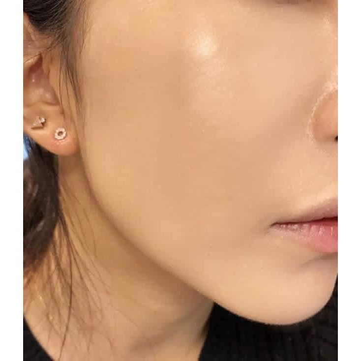 Kem nền Collagen Moisture Enough SPF15 100ml