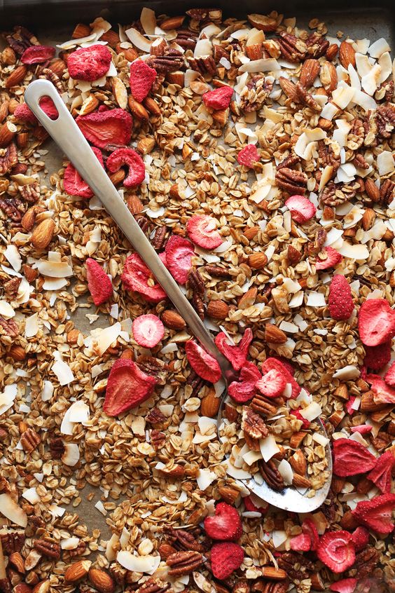 [HCM]granola dâu tây mix hạt 500gr