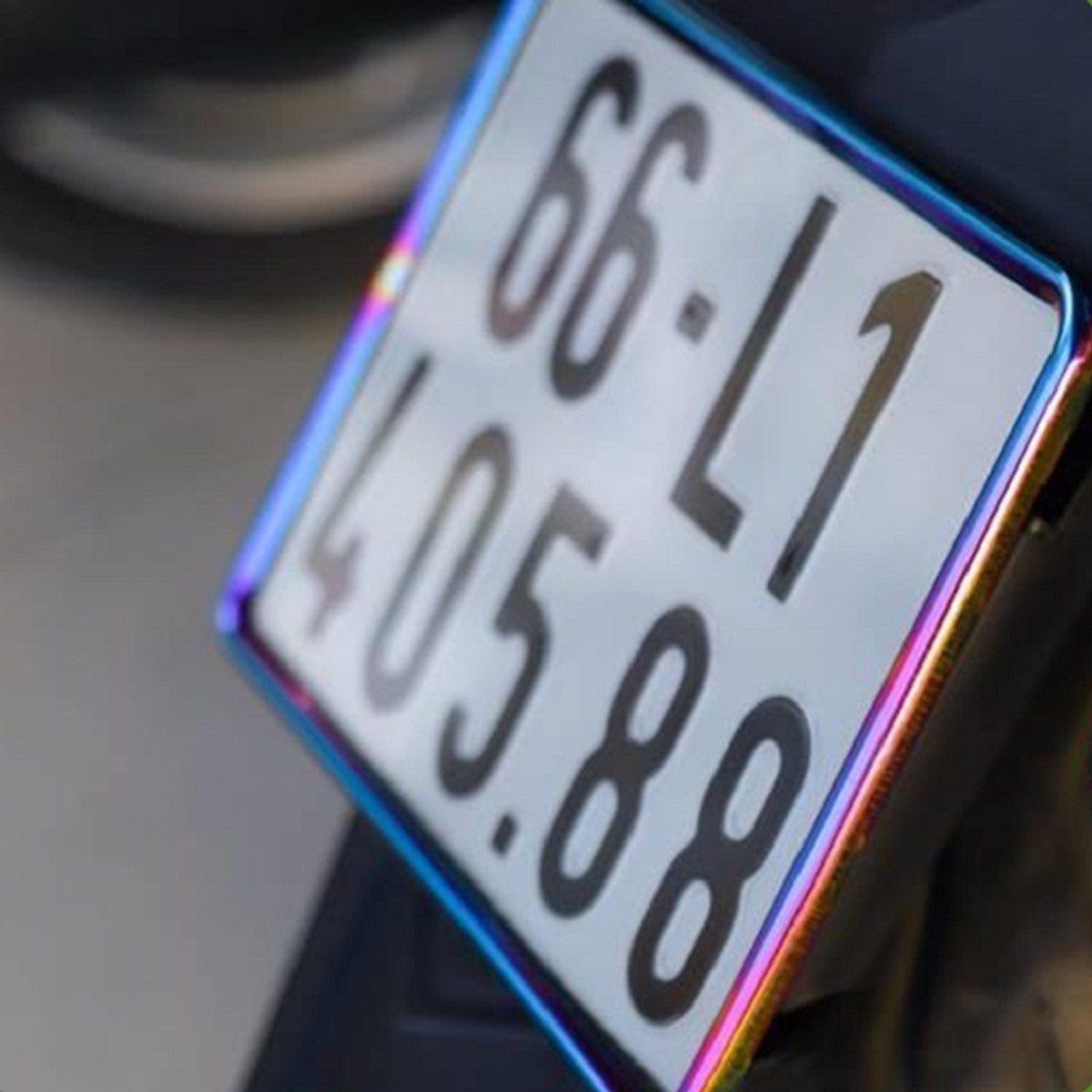 Khung biển số xe máy (titan xanh) loại dày đặc biệt