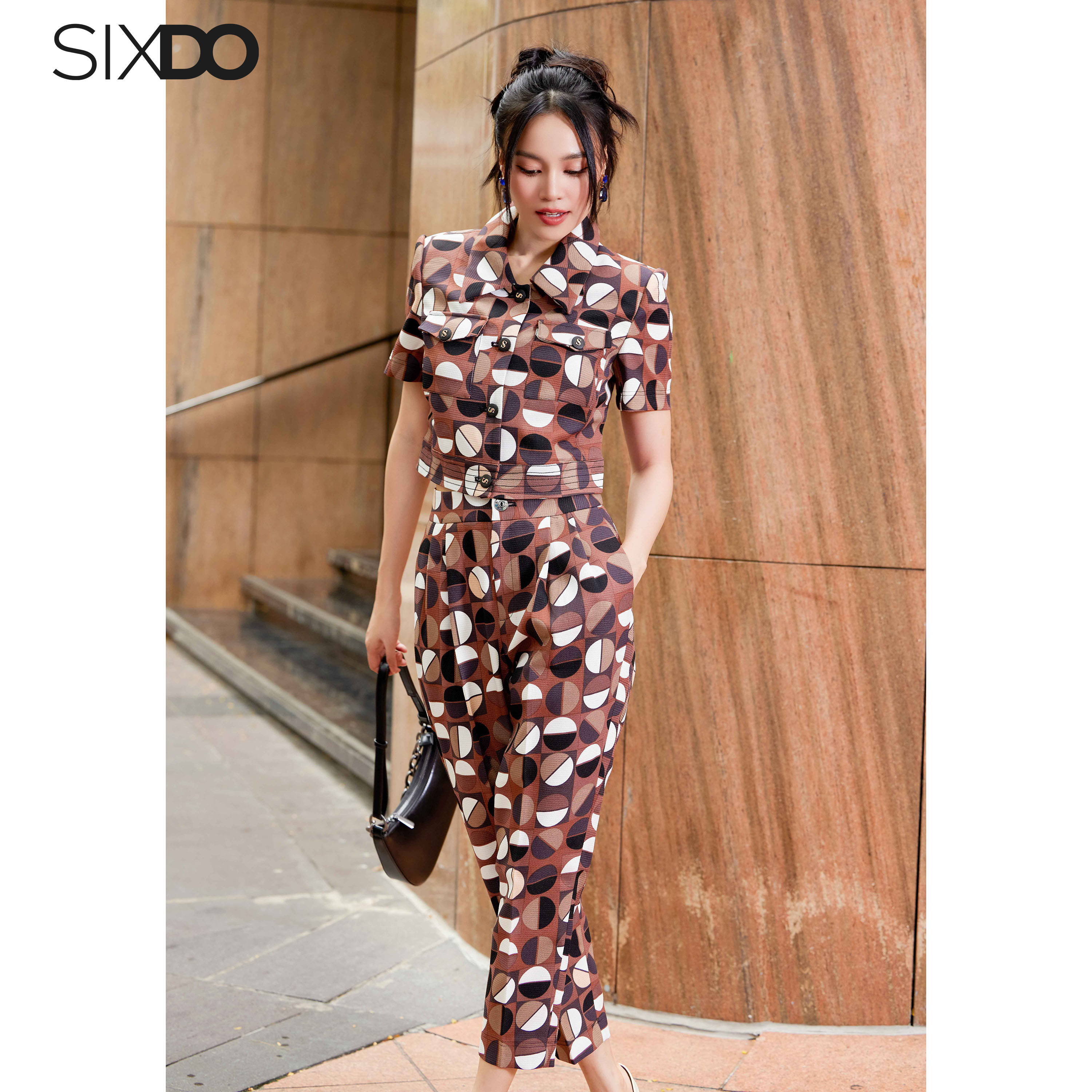 Áo Vest nữ nâu dáng lửng chấm bi SIXDO (Brown Polka Dot Cropped Raw Vest)