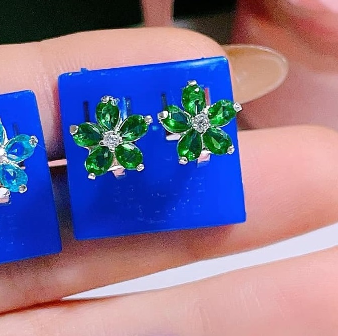 Bông tai trẻ em mặt hoa chất liệu bạc MS46b