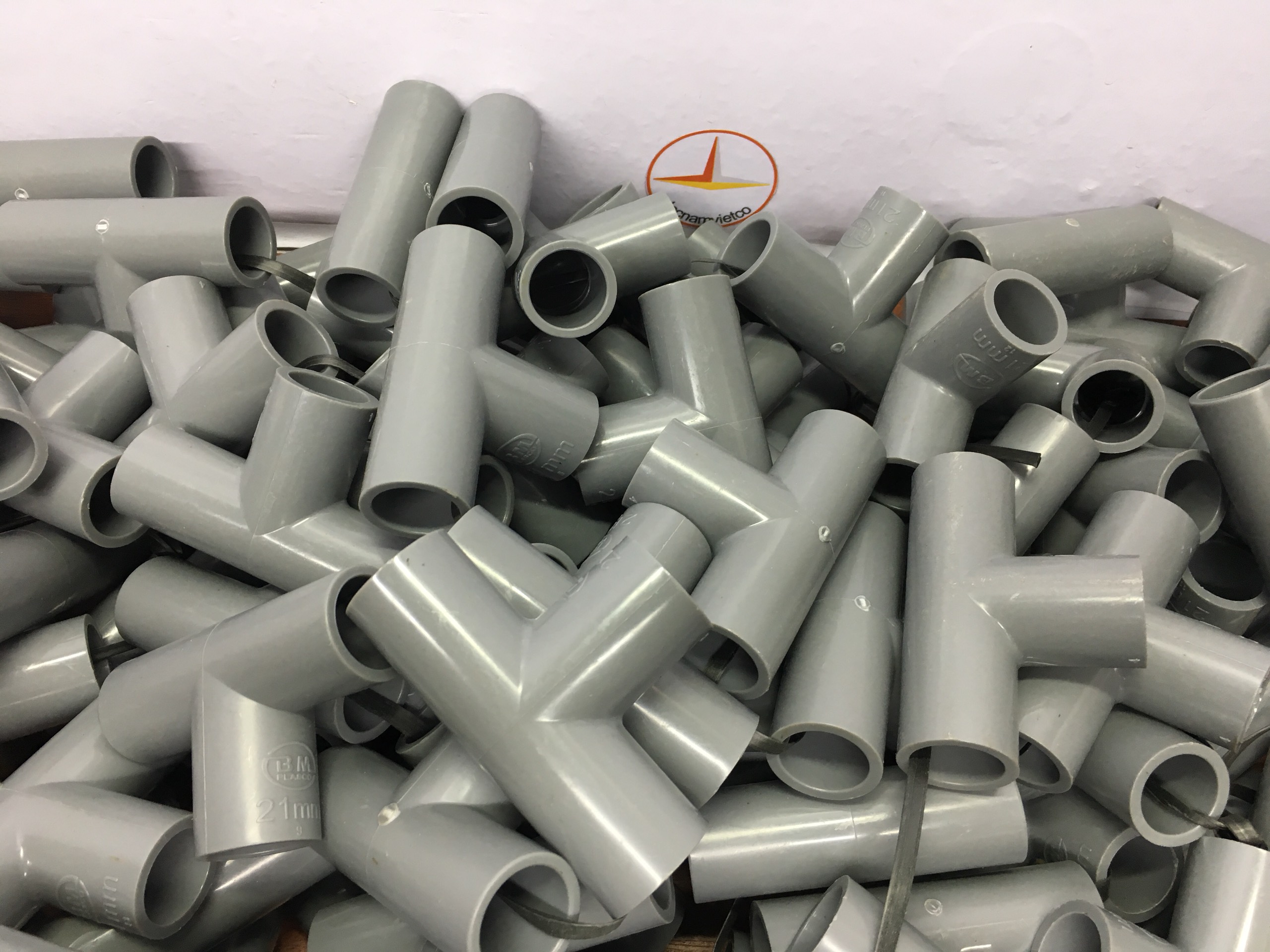 Phụ kiện ống nhựa PVC phi 21 Bình Minh( Co, nối, tê, lơi, ... )