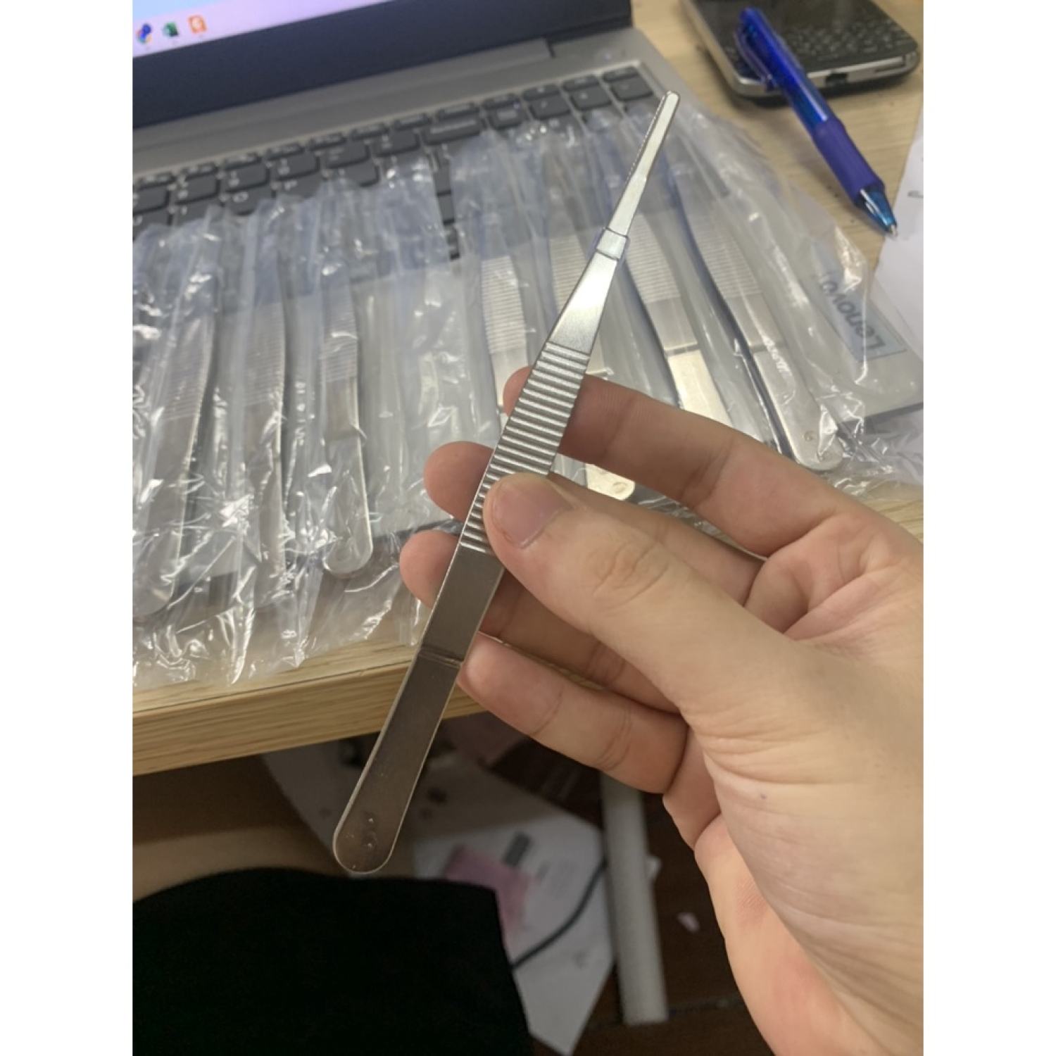 Nỉa (kẹp) y tế sai 16 cm