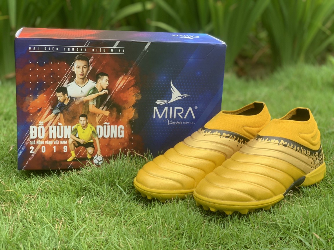 Giày Đá Bóng MiRa Winner Không Dây