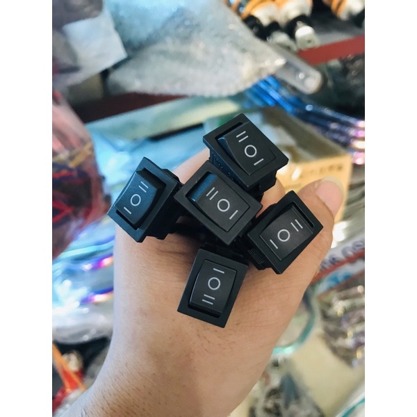 Công Tắc On/Off 2 chân 3 chân lắp đèn trợ sáng (Minh Quân Shop)