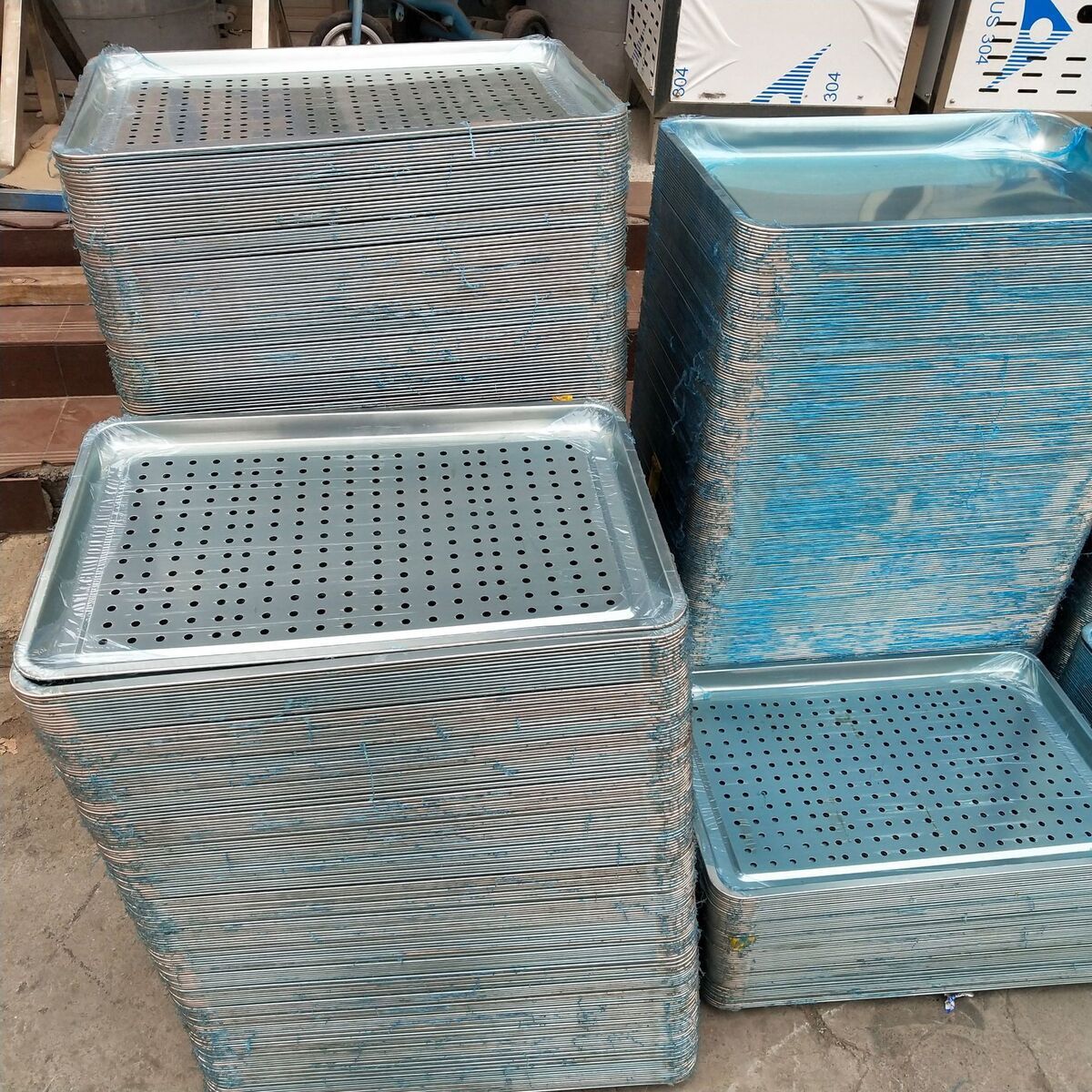 Khay inox có lỗ hấp đa năng hấp bánh bao 40*60