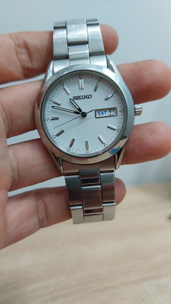 Đồng hồ nam Seiko mặt trắng kim dạ quang