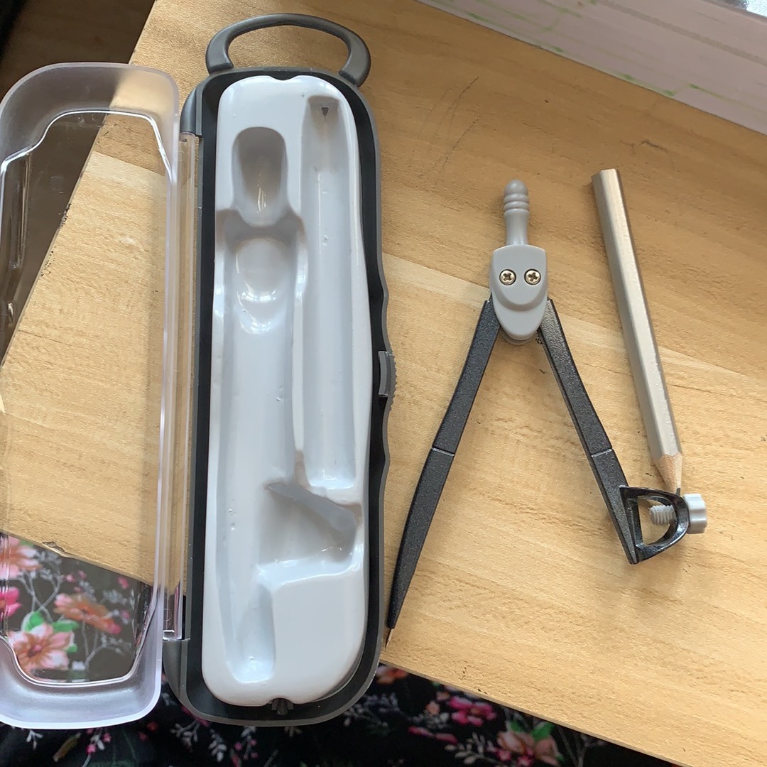 Compa màu xám đen cao cấp Deli EG20804/EG20904