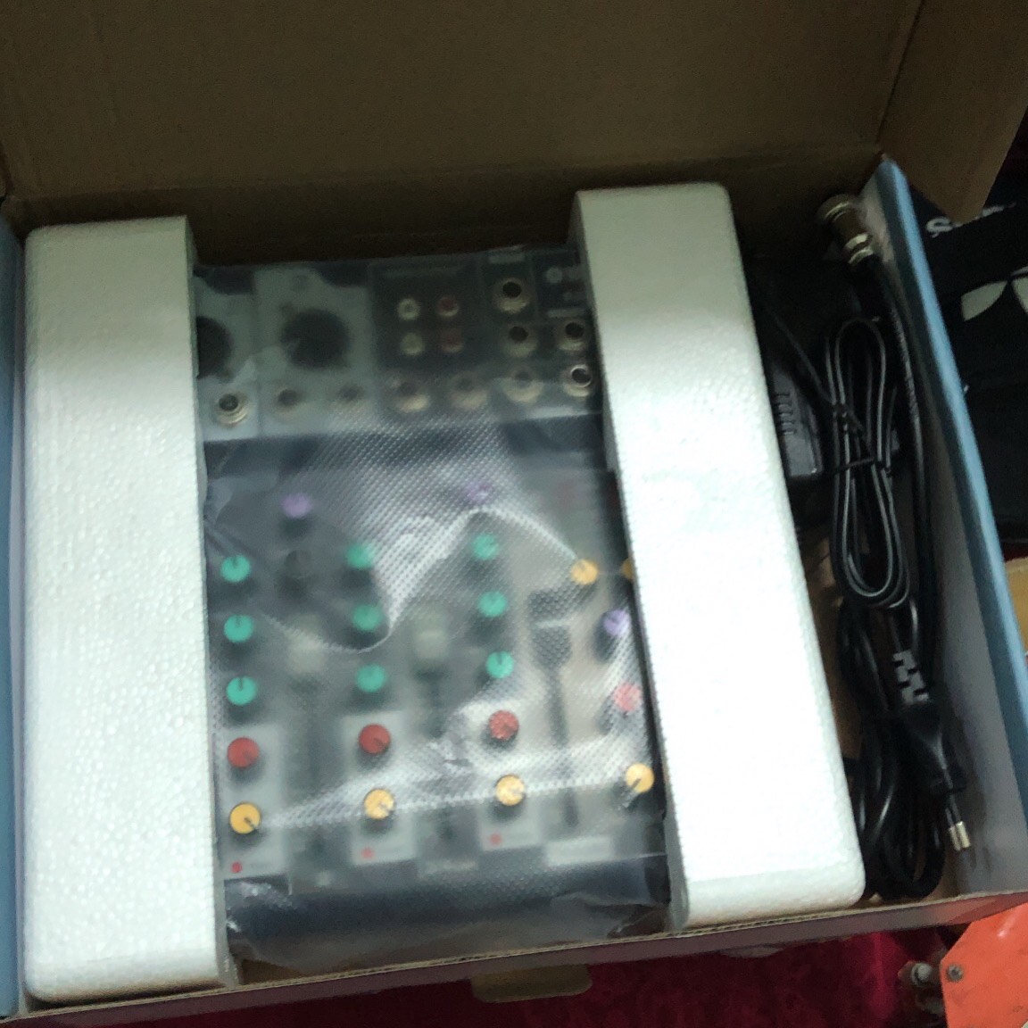 Bàn Trộn âm thanh mixer F4-USB co Bluetooth