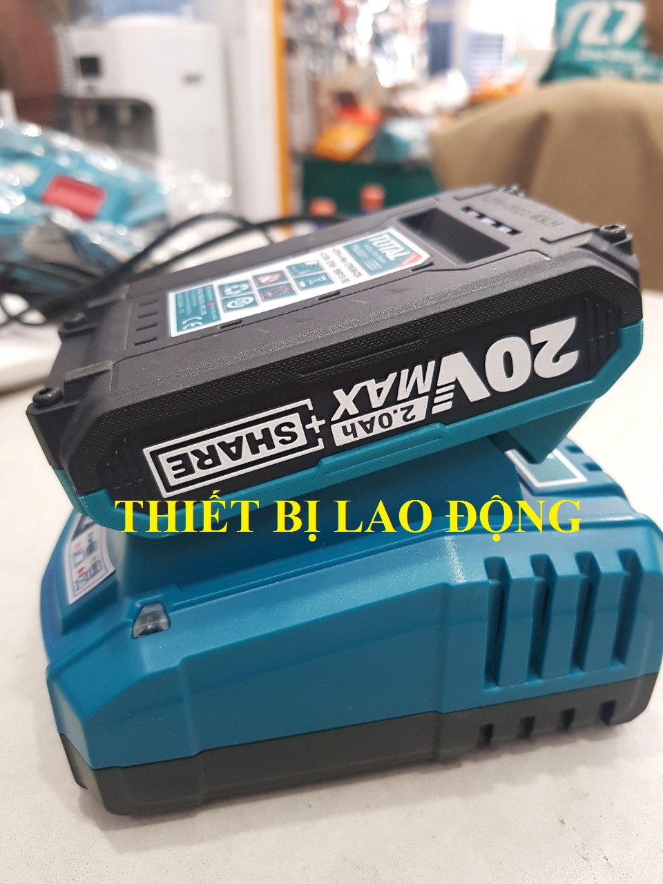 Combo pin sạc total tfbli2001 tfcli2001 20v
