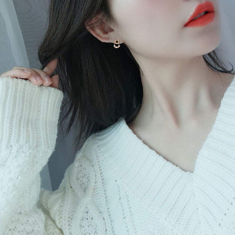Bông Tai Đính Pha Lê Titan Ko Đen TT 3745