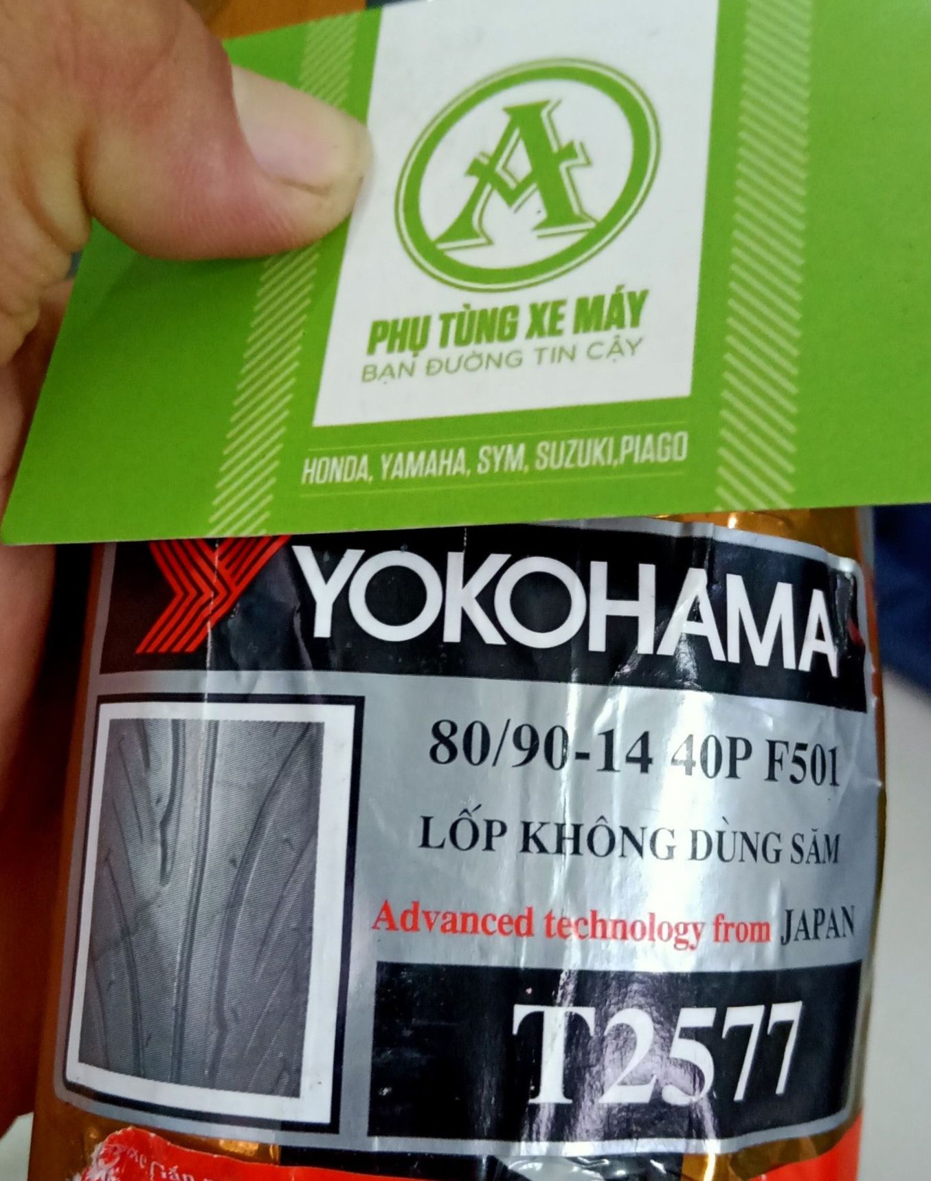 Lốp xe máy YOKOHAMA 80/90-14 không ruột