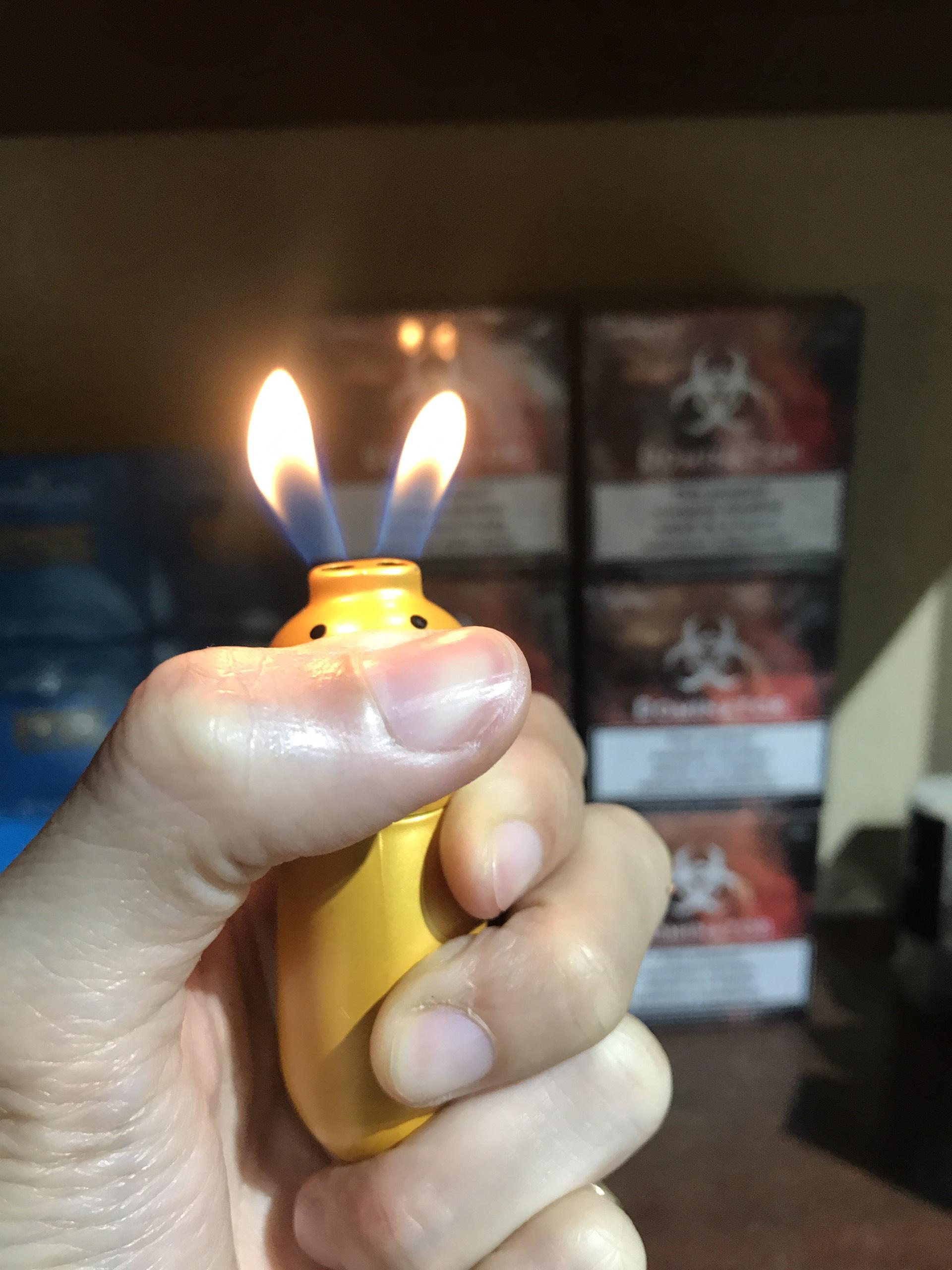 Bật Lửa Heo Vàng 2 Ngọn