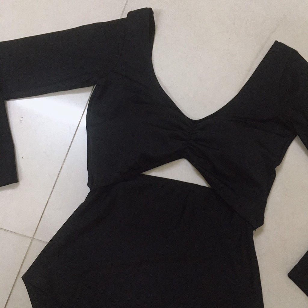 Bikini liền mảnh tay dài cổ tim NHÚN NGỰC khoét lưng siêu sexy màu đen