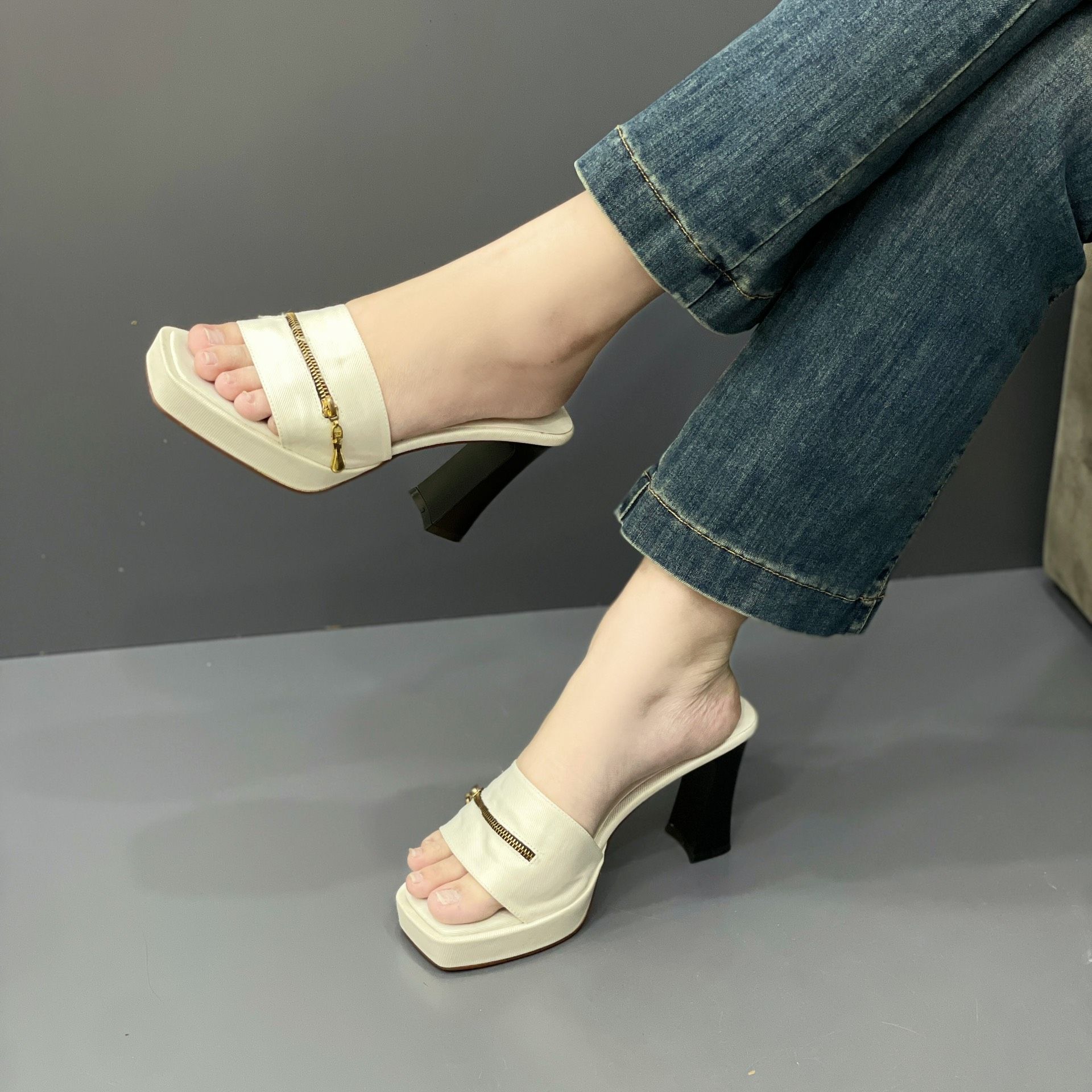 Dép nữ quai ngang cao 10 phân