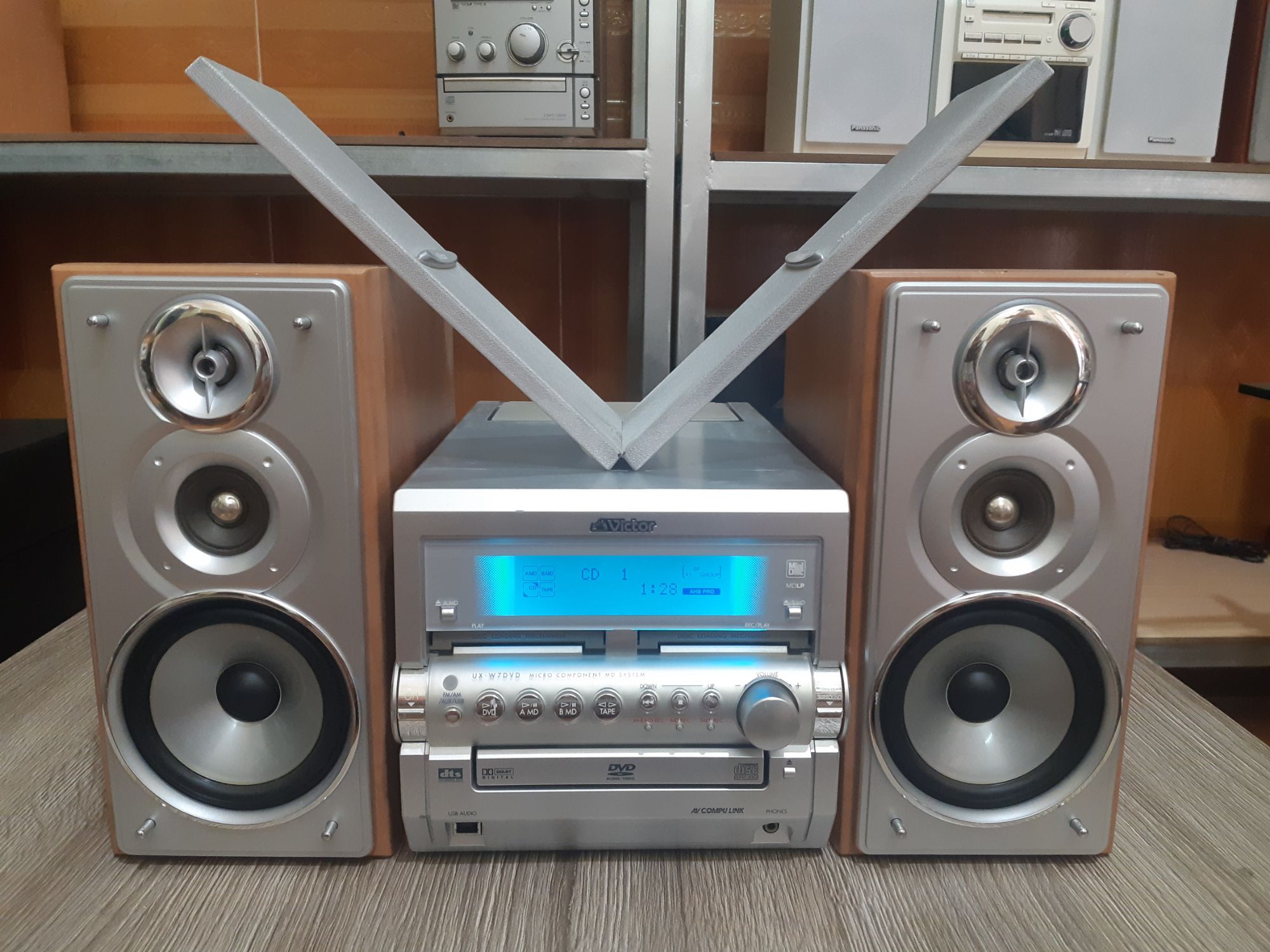 Dàn mini Victor CA-UXW7DVD-M quá chất