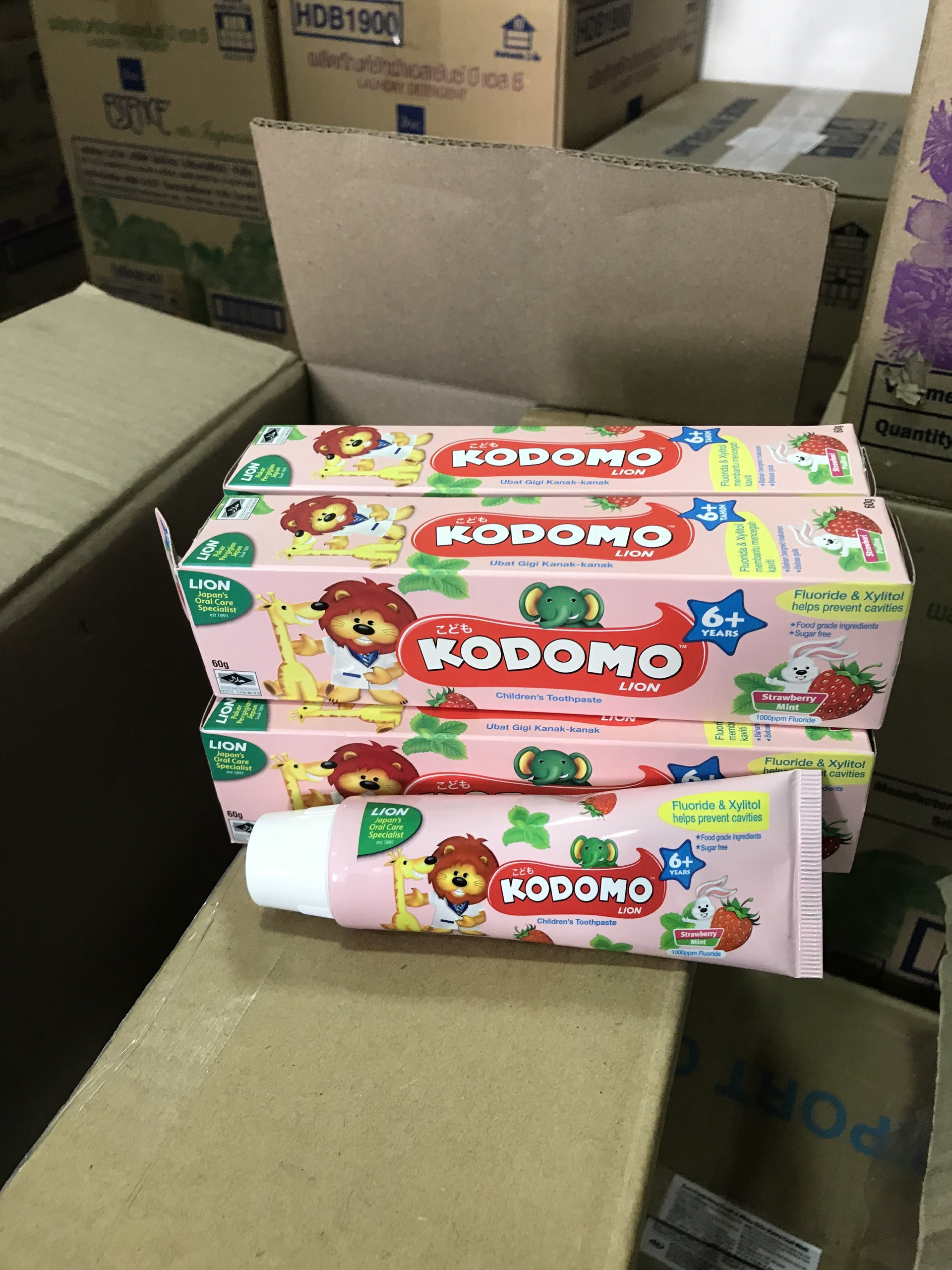 Kem đánh răng trẻ em 6+ Kodomo 60g Nhật Bản