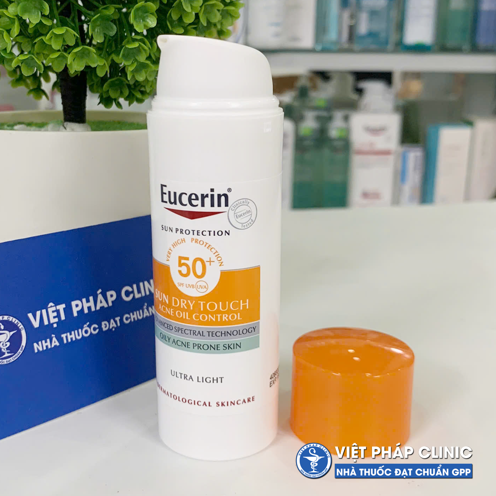 Kem Chống Nắng Eucerin Oil Control SPF50+ Kiểm Soát Nhờn