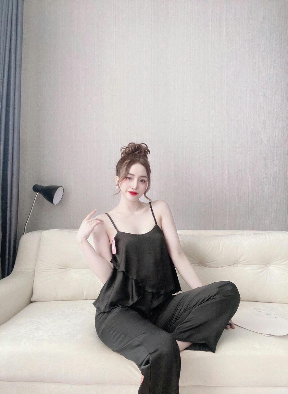 Đồ ngủ 2 dây tà chéo lụa satin sang chảnh mặc nhà