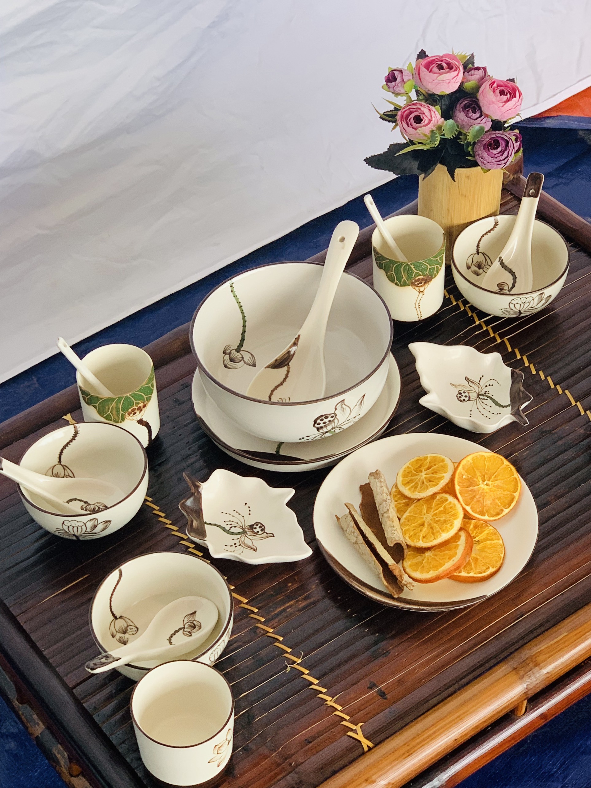 Bộ Bát Đĩa Gốm Đủ Bộ Cho Nhà Bếp Xinh Xắn, Hàng Thủ Công Gốm Bát Tràng Cao Cấp Vẽ Tay 100 % Bát Tràng Xuất Khẩu Quà Tặng Nhà Mới