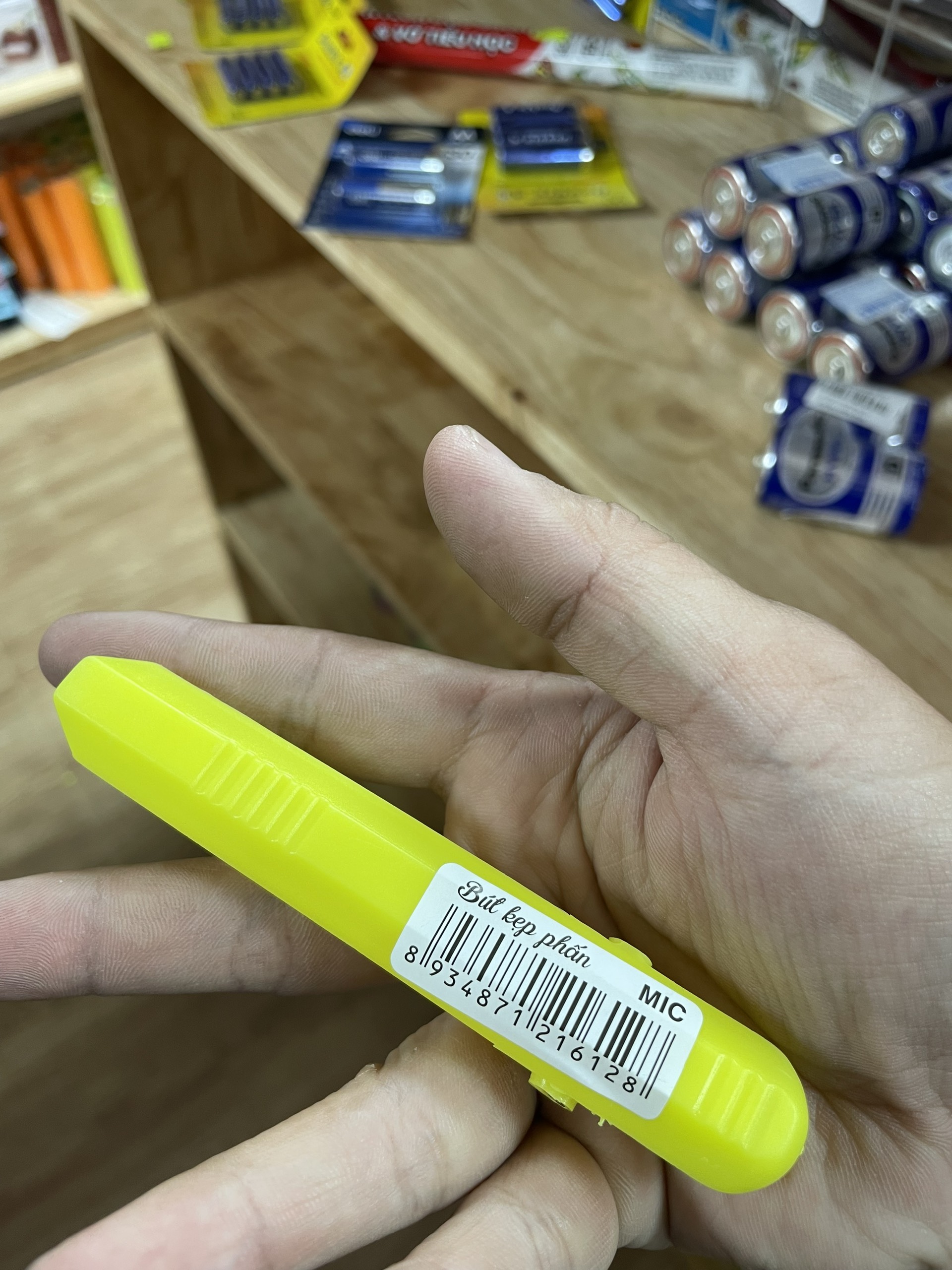 Bút kẹp phấn mic bkp-001