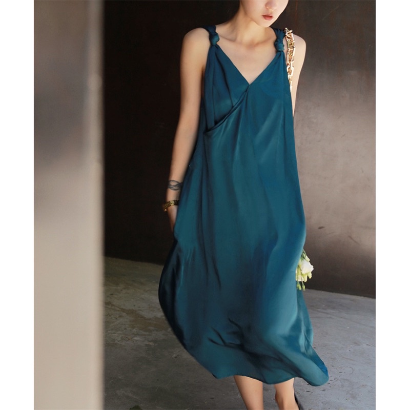 Đầm Lụa Suông Cách Điệu Dạo Phố 2 Dây (Ảnh Và  Shop Tự Quay)