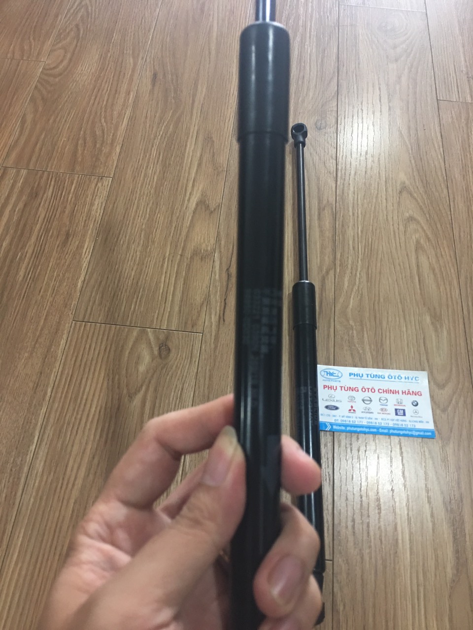 TY CHỐNG CỐP SAU TOYOTA YARIS 2006->2012