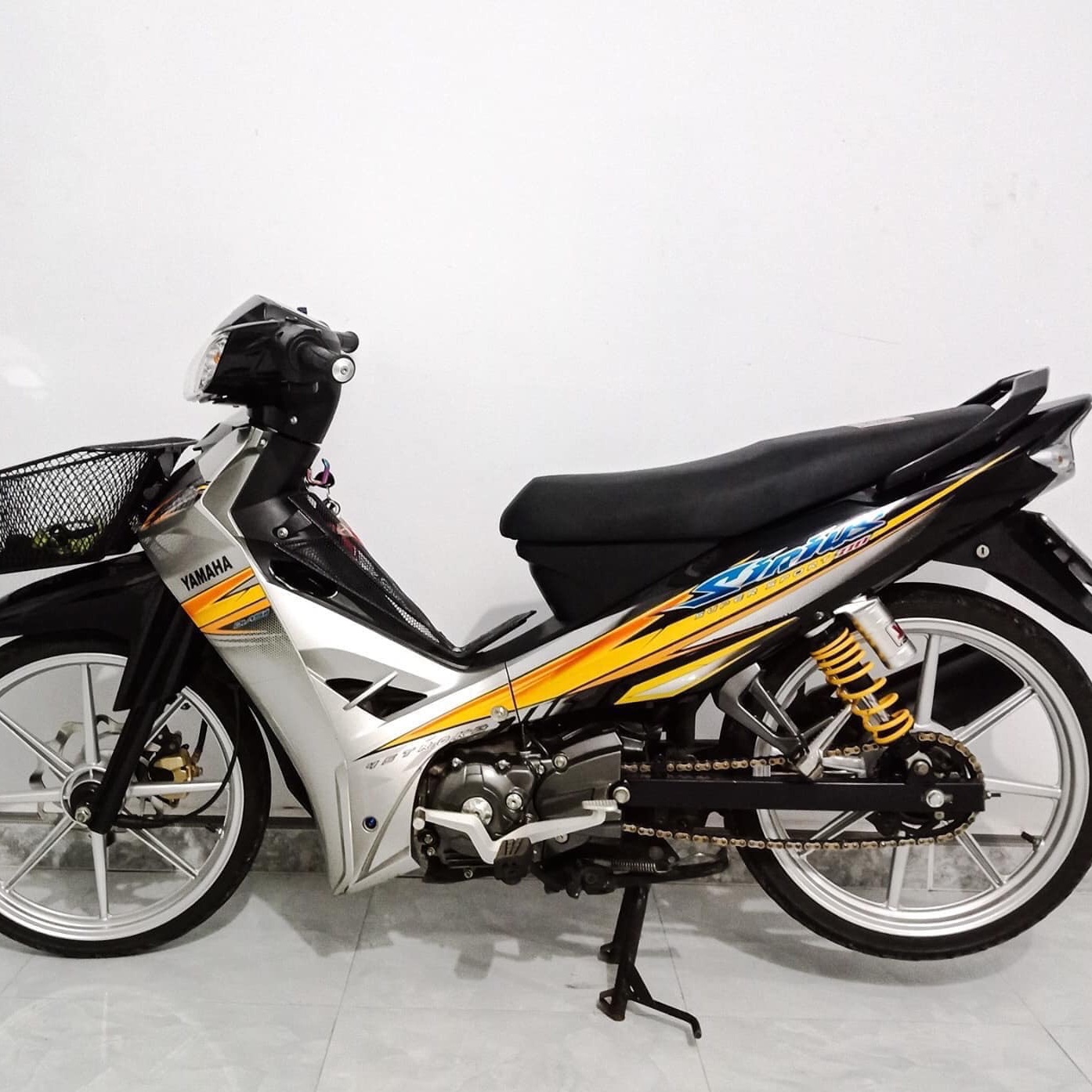 Tm rời Sirius Bạc đen tổ ong
