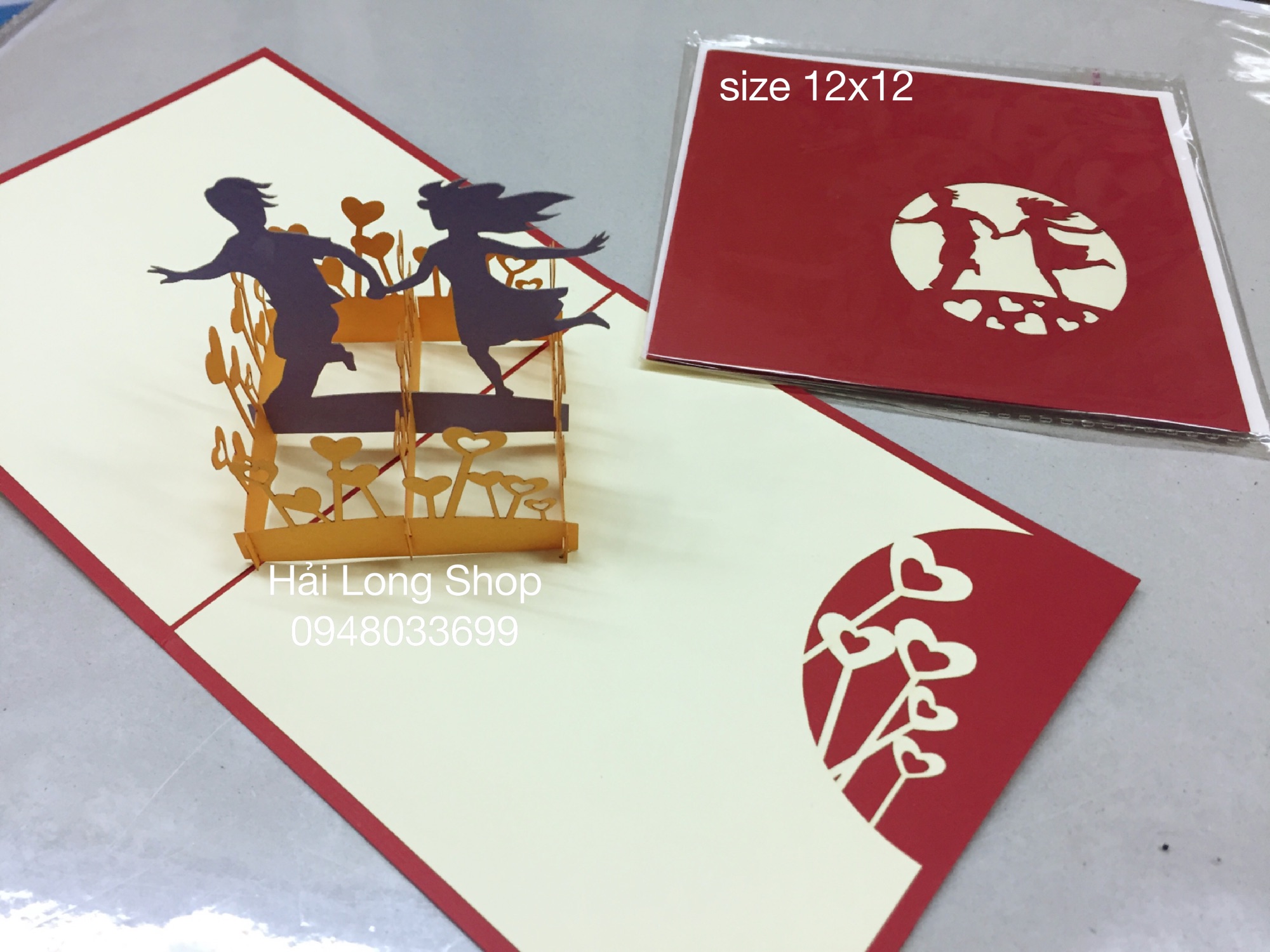 Cặp Đôi 2 ( nắm tay chạy ) - Love - Thiệp 3D