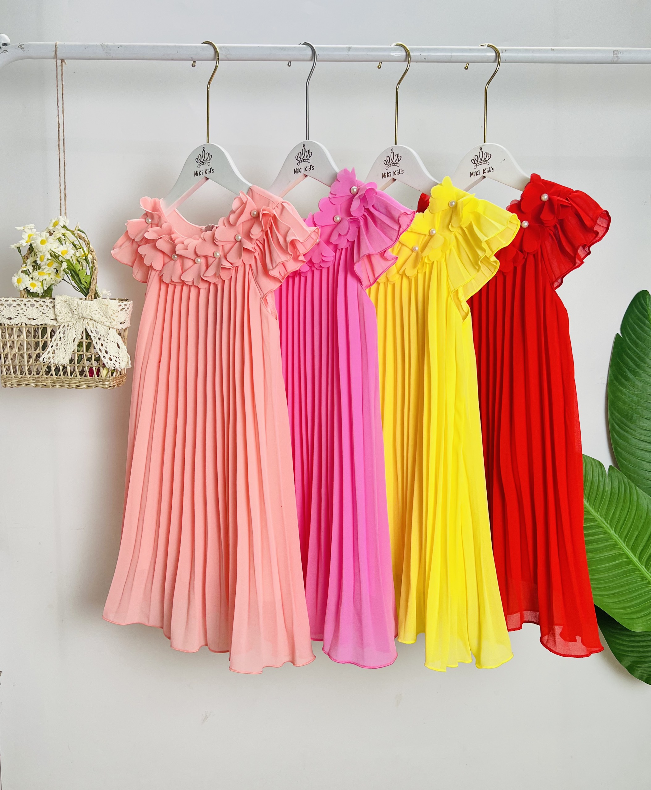 [NEW ARRIVAL][SIZE NHÍ+ĐẠI] ĐẦM DẬP LAZER HOA ĐIỆU ĐÀ BÉ DIỆN TẾT