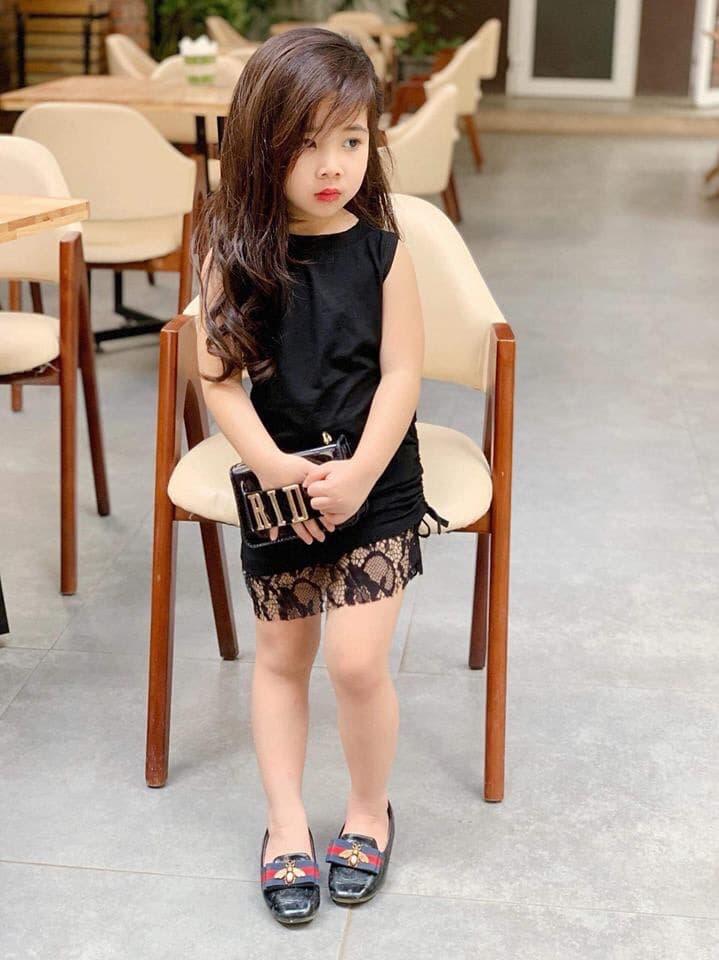 Đầm thun phối chân ren bé gái xẻ lưng