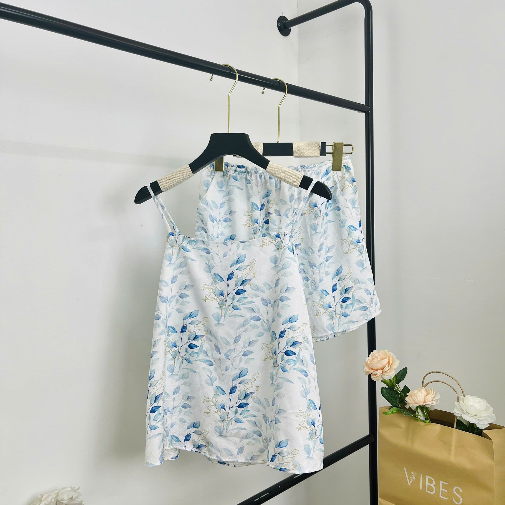 VIBES Đồ bộ 2 dây Lụa gấm Lucie Straps Set