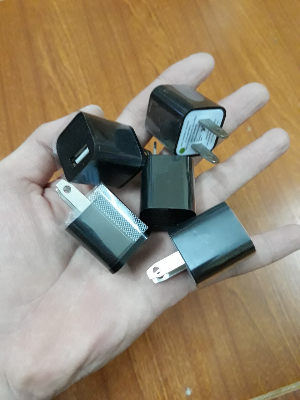 Củ sạc điện thoại chân USB- Củ nguồn sử dụng cho máy sủi, kệ đèn led dùng chân USB