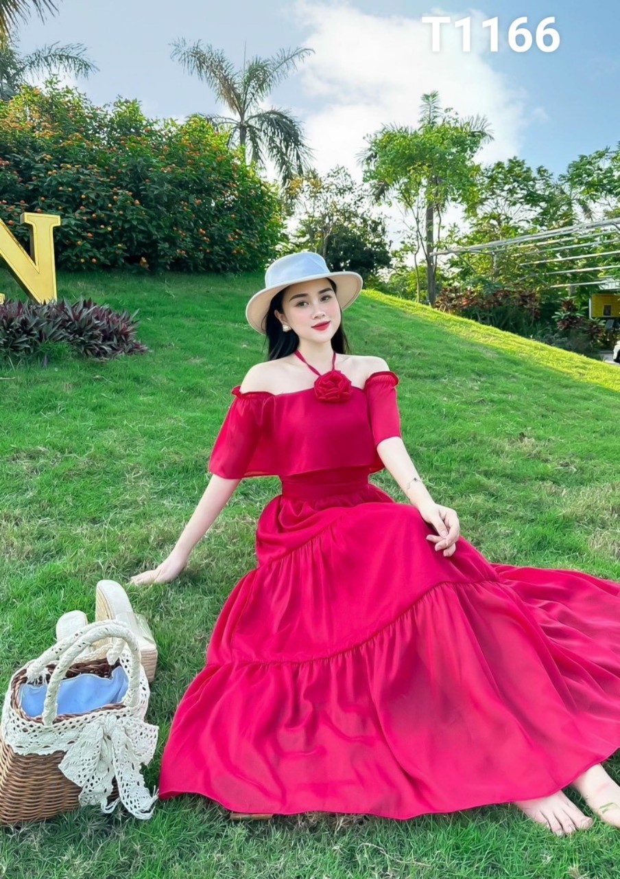 Đầm lụa maxi cao cấp xếp tầng có mút ngực và bông cổ lụa 100d T1166
