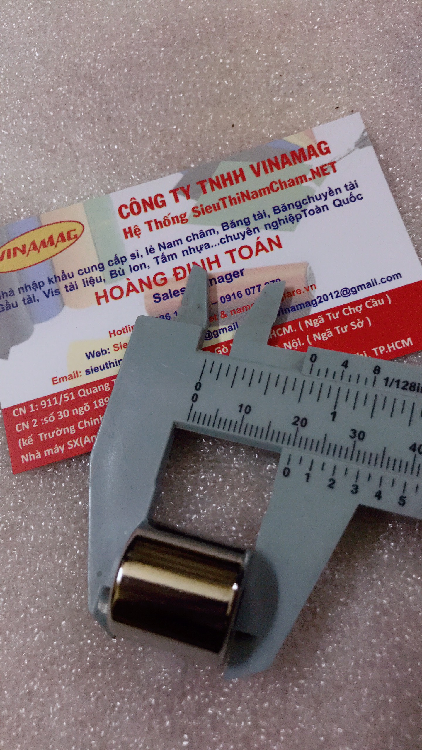 Nam châm tròn 20X20 Lỗ 6MM dùng hít bi sắt