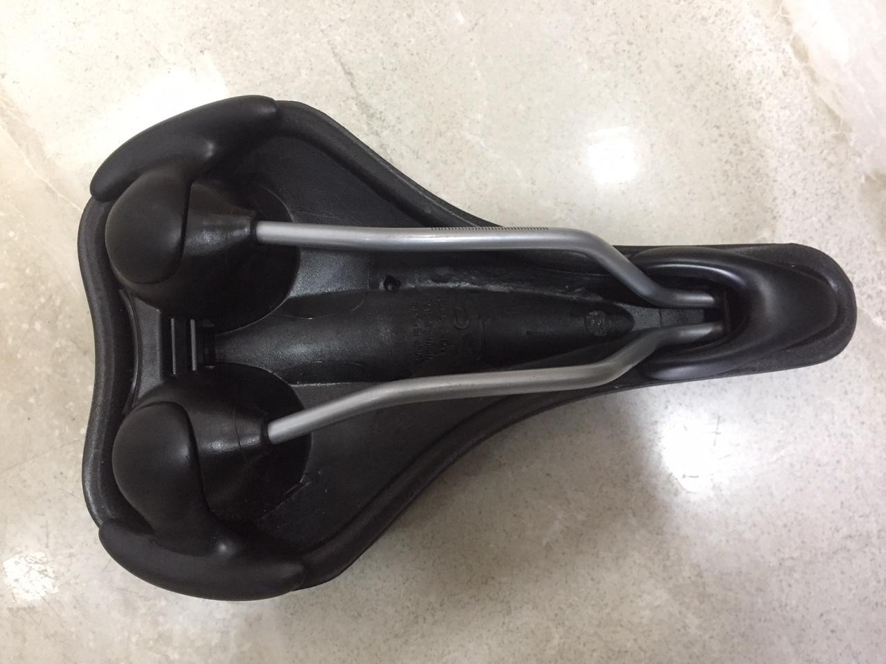 Yên xe đạp Selle Royal FREEWAY- yên silicon dày êm giúp giảm ê mông