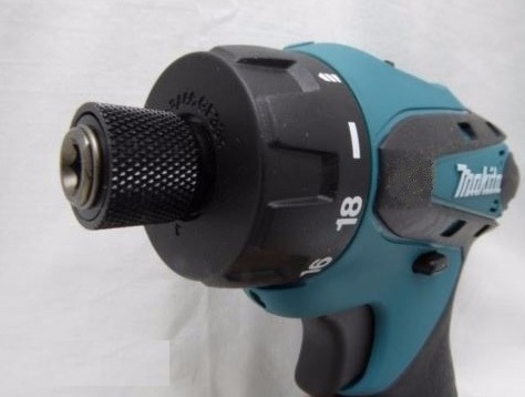 Máy khoan vặn vít dùng pin Makita DF030DZ