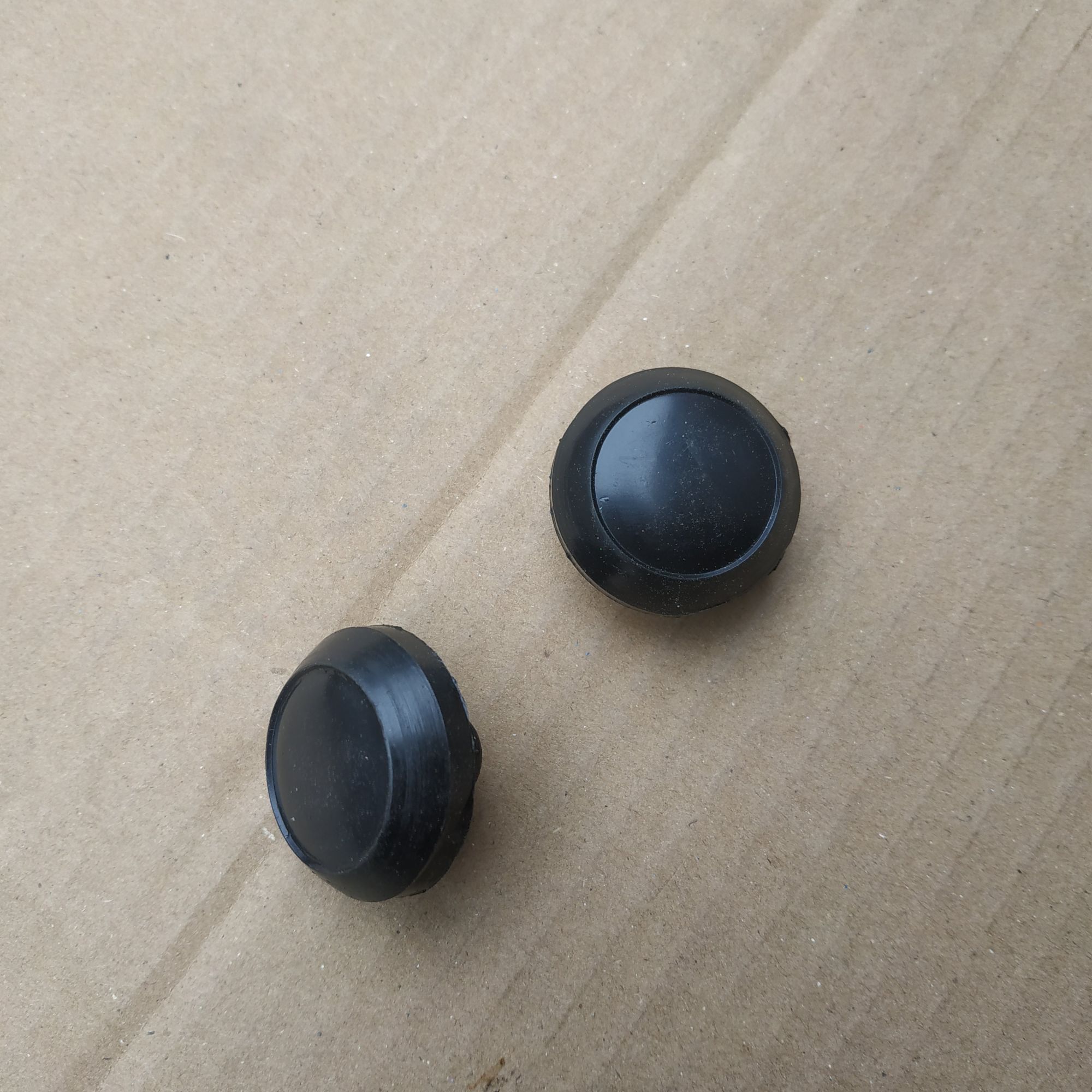 nút bịt càng trước. xe cup các đời ( màu đen hoặc trắng )