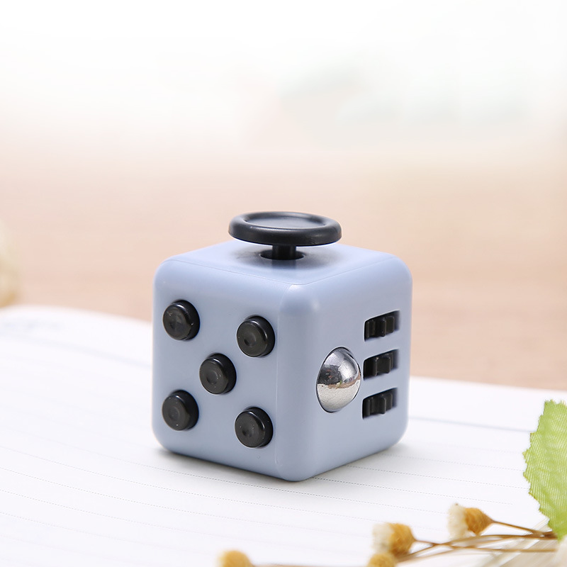 [HCM]Fidget Cube khối vuông thần kì giảm stress - Màu ngẫu nhiên