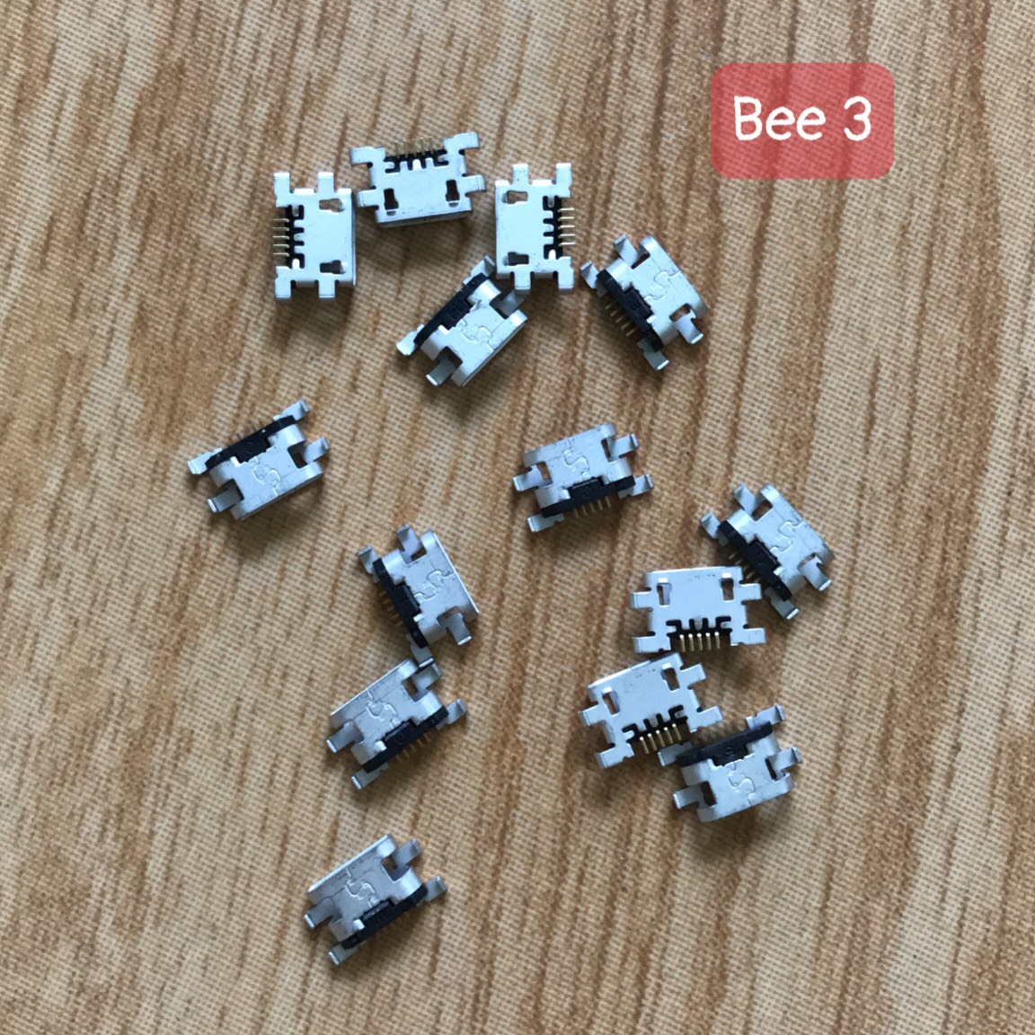 chân sạc rời vsmart Bee / Bee 3