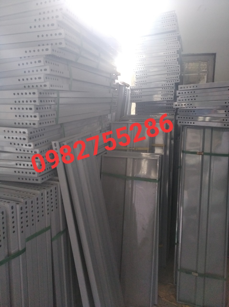 mâm sắt [40*100] dùng cho kệ sắt v lỗ