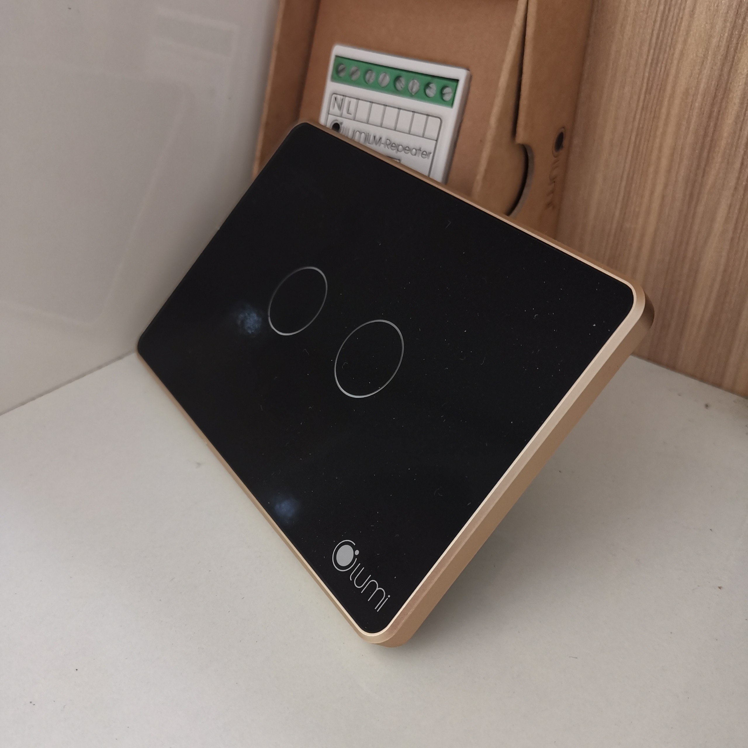 CÔNG TẮC LUMI 3 NÚT MÀU ĐEN CHỮ NHẬT