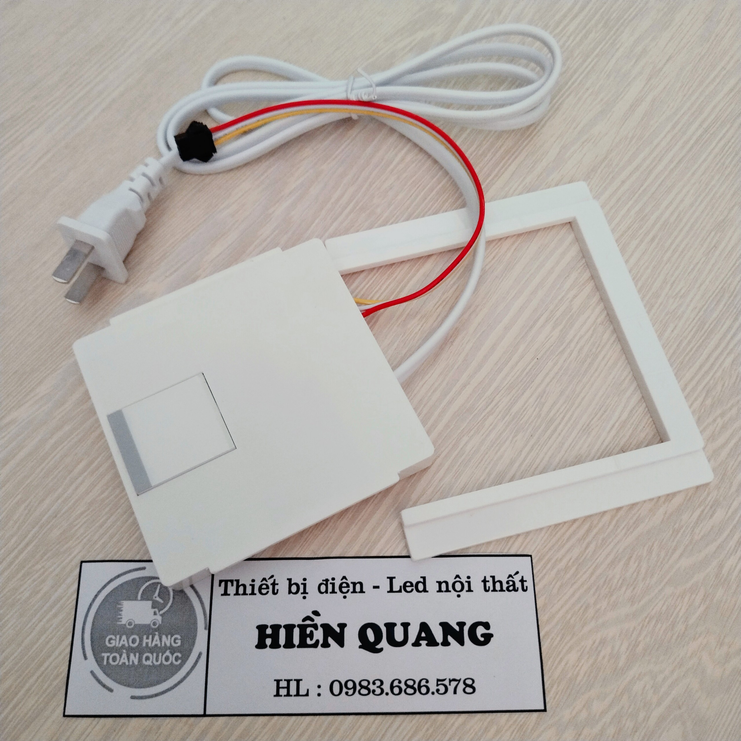 Công tắc cảm biến gương led liền nguồn 1A,2A,3A