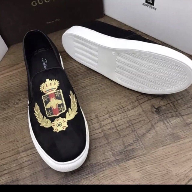 giày lười dáng slipon logo dán chăc chắn nổi bật