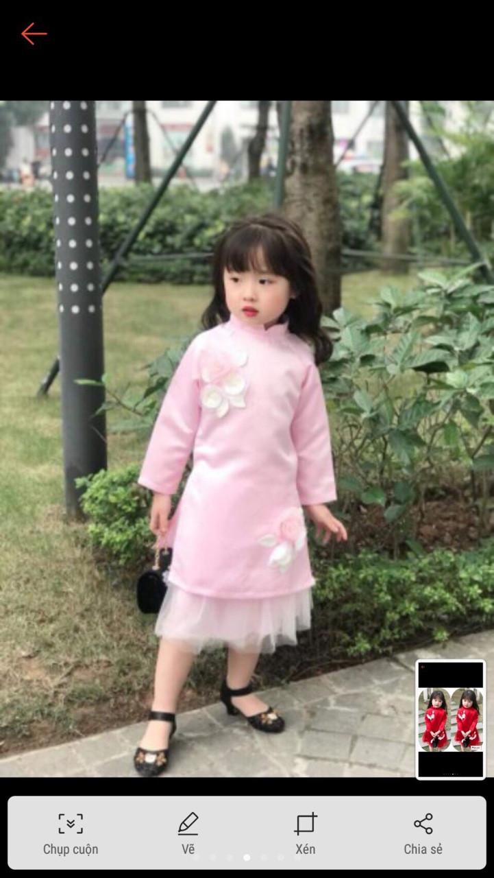 Áo dài cách tân đính hoa cho bé gái