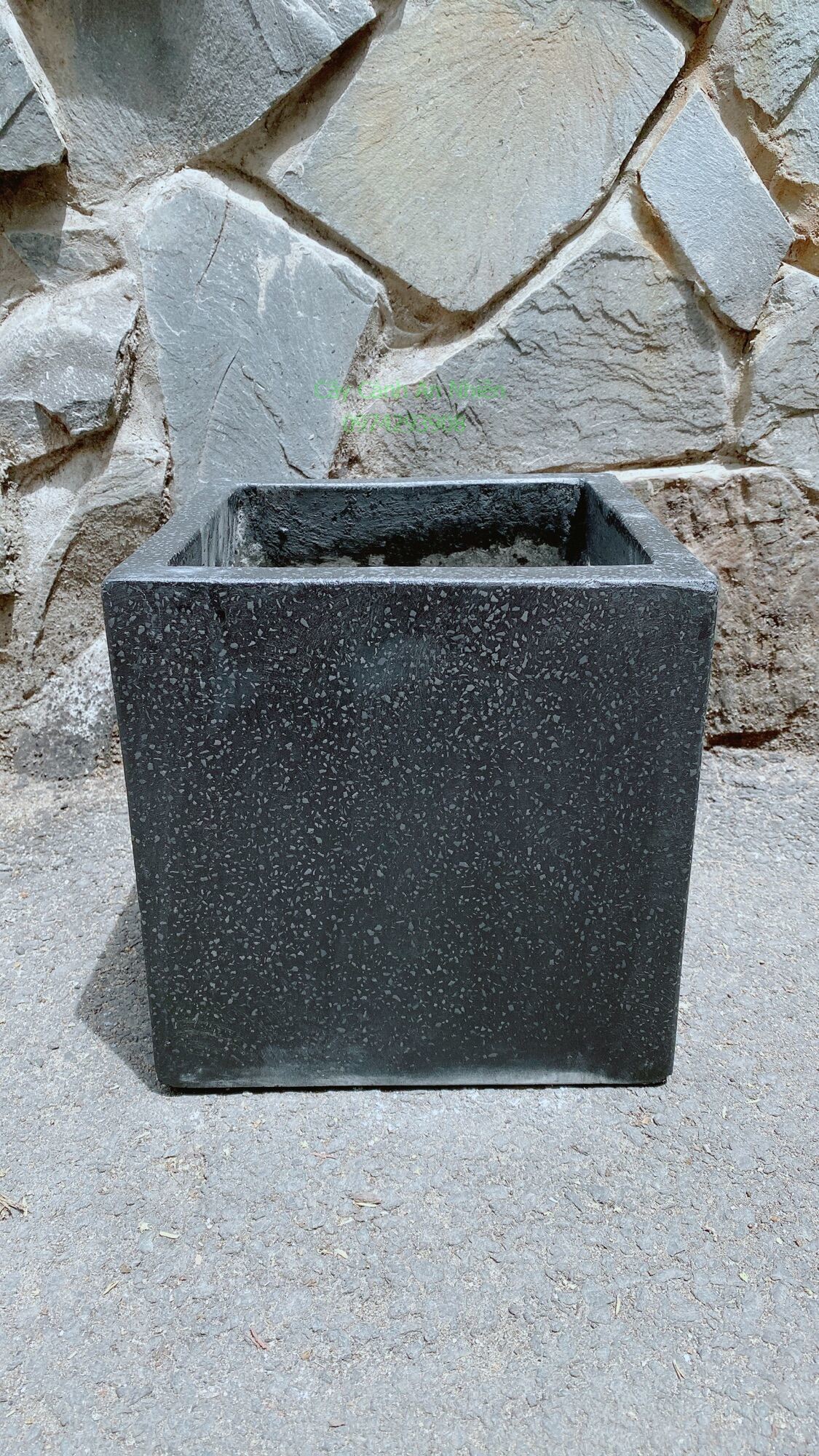 Chậu Vuông Xi Măng 25*25cm