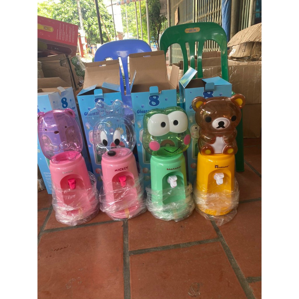 Bình Đựng Nước Hello Kitty & Doremon Dung Tích 2L