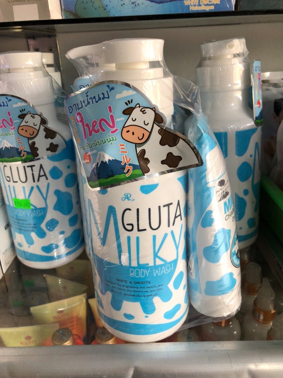 Sữa tắm con bò Gluta Milky Thái Lan 800ml