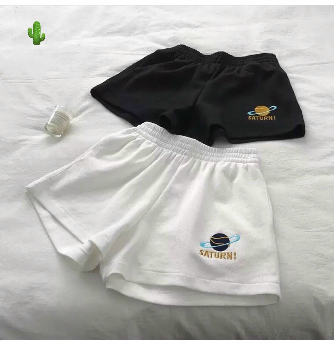 Quần short đùi nữ thêu logo cute