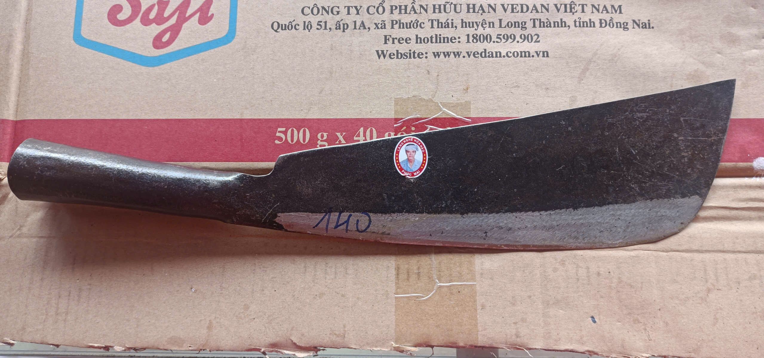 Dao yếm cán sắt màu đen trắng - 680 gr